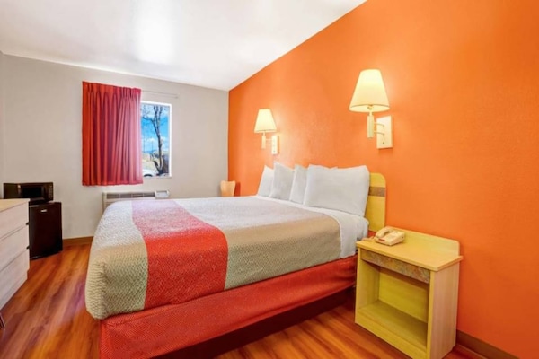 Foto van 1 kingsize bed | Rookvrij - Vakantiehuis in Española - BedRoom