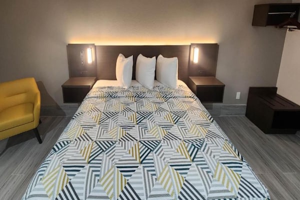 Foto van 1 kingsize bed | Rookvrij - Vakantiehuis in Aransas Pass - BedRoom