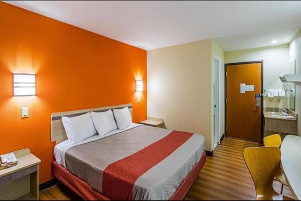 Foto van 1 kingsize bed | Rookvrij - Vakantiehuis in Urbana - BedRoom