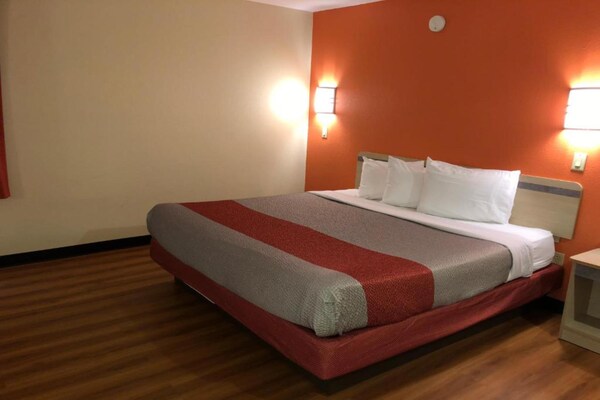 Foto van 1 kingsize bed | Rookvrij - Vakantiehuis in Urbana - BedRoom