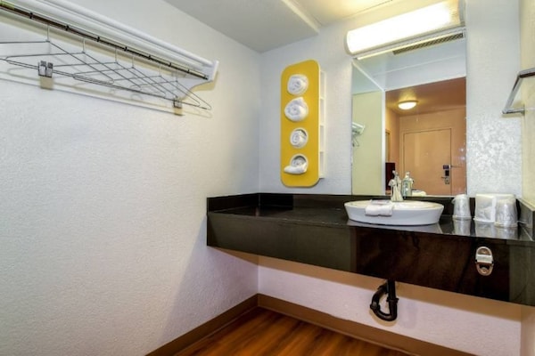 Foto van 1 tweepersoonsbed (queensize) | Rookvrij - Vakantiehuis in Corona CA - Facilities