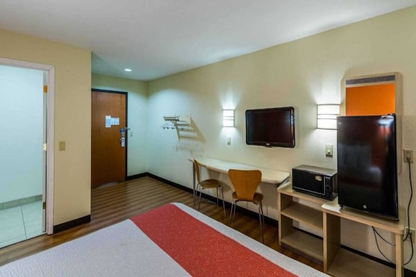 Foto van 1 Koning|Mobiliteit|Badkuip|Nsmk - Vakantiehuis in Urbana - BedRoom