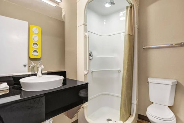 Foto van 1 kingsize bed | Rookvrij - Vakantiehuis in Grants - BathRoom
