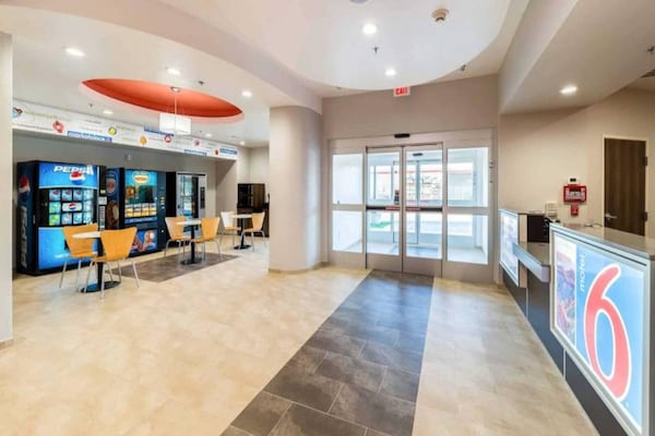 Foto van 1 tweepersoonsbed (queensize)|Rookvrij| Koelkast - Vakantiehuis in Fort Worth - FloorPlan