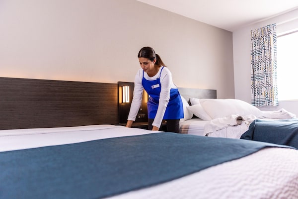 Foto van 1 kingsize bed | Suite, rookvrij, bubbelbad - Vakantiehuis in Balch Springs - Facilities