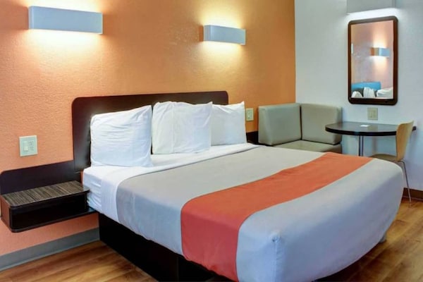Foto van 1 kingsize bed | Rookvrij - Vakantiehuis in BISHOP - BedRoom