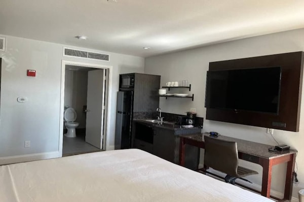 Foto van 1 kingsize bed | Rookvrij, Keuken - Vakantiehuis in Vallejo - Facilities