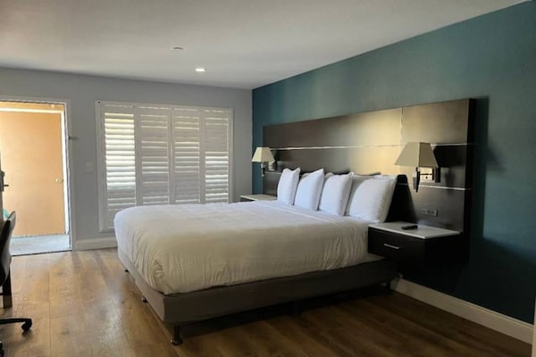 Foto van 1 kingsize bed | Rookvrij, Keuken - Vakantiehuis in Vallejo - Facilities
