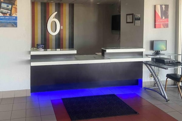 Foto van 1 kingsize bed | Mobiel bad, NSMK - Vakantiehuis in MOUNT PLEASANT - FloorPlan