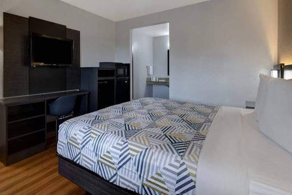 Foto van 1 kingsize bed | Suite, Nsmk, Micfridge - Vakantiehuis in Buttonwillow - Facilities