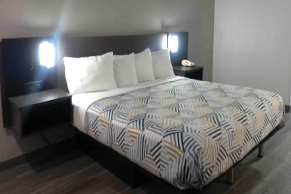 Foto van 1 kingsize bed, rookvrij - Vakantiehuis in Winslow - BedRoom