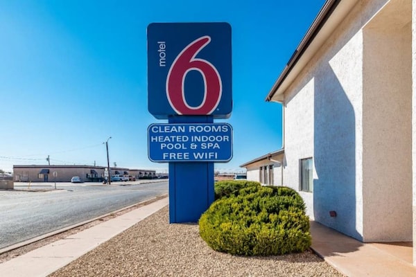 Foto van 1 kingsize bed, rookvrij - Vakantiehuis in Winslow - ExteriorSummer