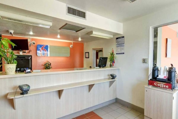 Foto van 1 tweepersoonsbed (Queensize) | Koelkast - Vakantiehuis in Casper WY - FloorPlan