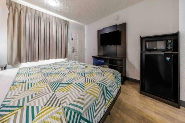 Foto van 1 kingsize bed | Rookvrij - Vakantiehuis in Fort Worth TX - BedRoom