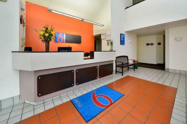 Foto van 1 tweepersoonsbed (queensize) | Roken mogelijk - Vakantiehuis in Plano - FloorPlan