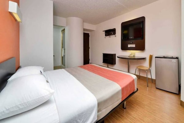Foto van 1 tweepersoonsbed (queensize) | Roken mogelijk - Vakantiehuis in Plano - BedRoom