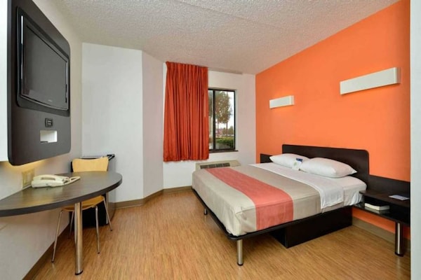 Foto van 1 tweepersoonsbed (queensize) | Roken mogelijk - Vakantiehuis in Plano - BedRoom