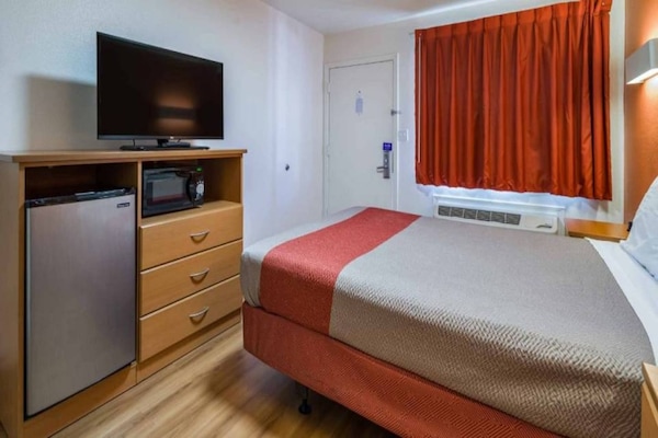 Foto van 1 tweepersoonsbed (queensize) | Rookvrij - Vakantiehuis in Concord - BedRoom