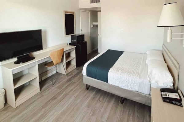 Foto van 1 tweepersoonsbed (queensize) | Rookvrij - Vakantiehuis in Holbrook - BedRoom