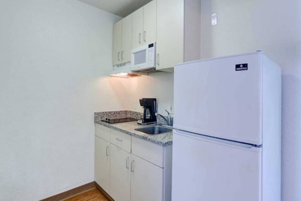 Foto van 1 tweepersoonsbed (Queensize) | Gehoorvriendelijke koelkast - Kitchen