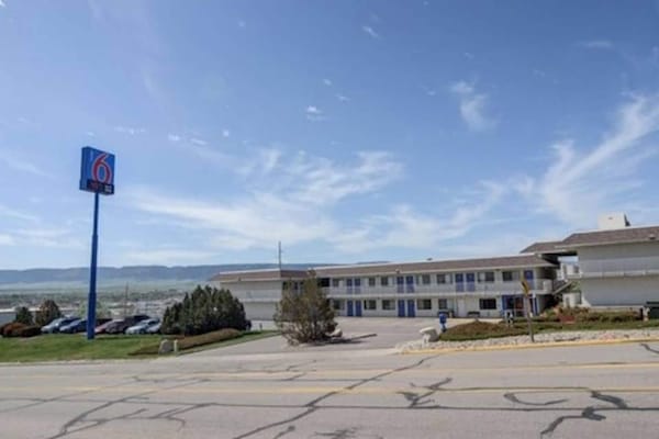 Foto van 1 tweepersoonsbed | Rookvrij, Keuken - Vakantiehuis in Casper WY - ExteriorSummer