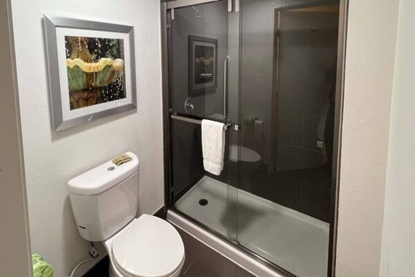 Foto van Premium kamer met 1 tweepersoonsbed (Queensize) | Rookvrij - BathRoom