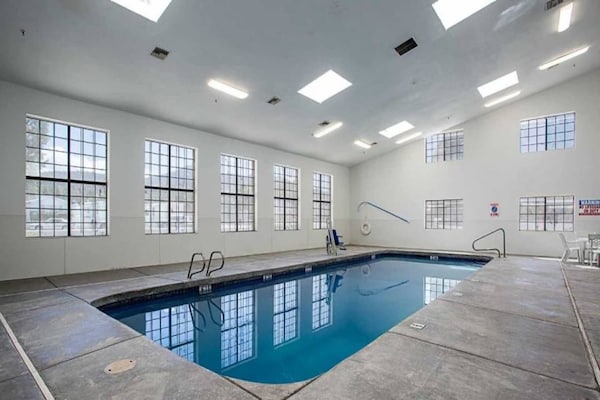 Foto van 1 tweepersoonsbed (queensize) | Rookvrij - Vakantiehuis in Williams - Pool