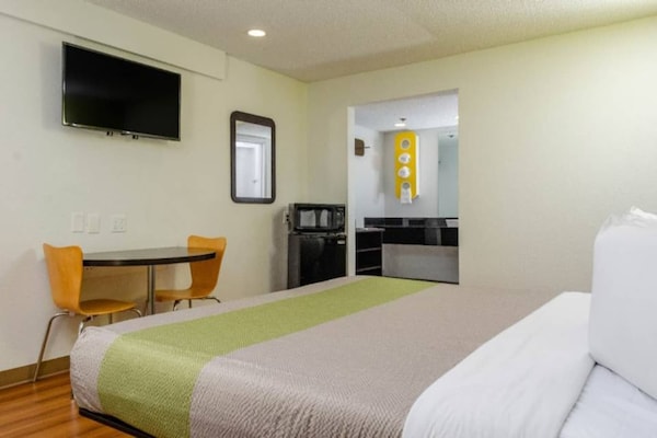 Foto van 1 kingsize bed | Nsmk, magnetron, slaapbank - Vakantiehuis in Fresno CA - Facilities