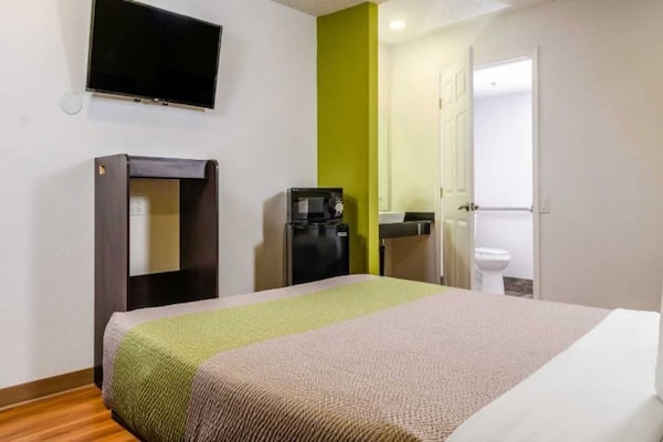 Foto van 1 kingsize bed | Nsmk, magnetron, slaapbank - Vakantiehuis in Fresno CA - Facilities