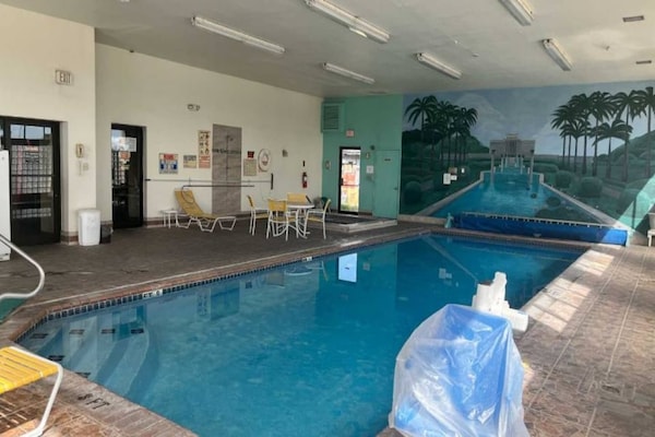 Foto van 1 kingsize bed | Rookvrij, koelkast - Vakantiehuis in Deming NM - Pool
