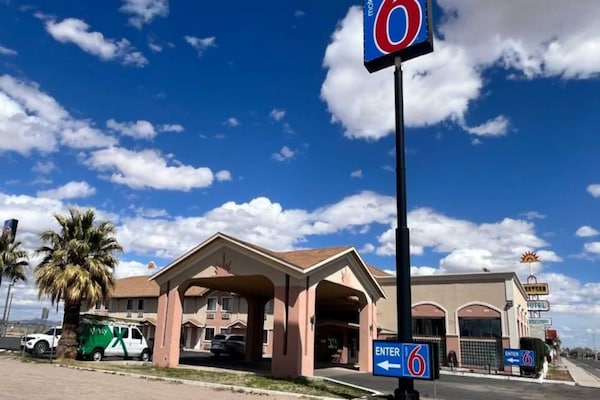 Foto van 1 kingsize bed | Rookvrij, koelkast - Vakantiehuis in Deming NM - ExteriorSummer