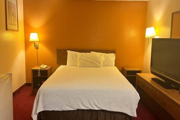 Foto van 1 kingsize bed | Rookvrij, koelkast - Vakantiehuis in Deming NM - BedRoom