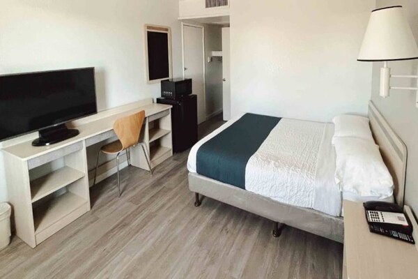 Foto van 1 tweepersoonsbed | Rookvrij - Vakantiehuis in Holbrook - BedRoom