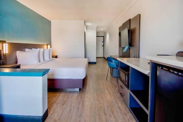 Foto van 1 kingsize bed | Suite, NSMK, slaapbank - Vakantiehuis in Lawndale - BedRoom