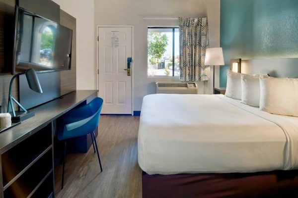 Foto van 1 kingsize bed | Suite, NSMK, slaapbank - Vakantiehuis in Lawndale - BedRoom