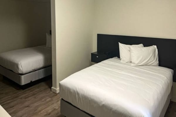 Foto van 1 tweepersoonsbed (queensize) | Rookvrij, Keuken - Vakantiehuis in Pasco - BedRoom