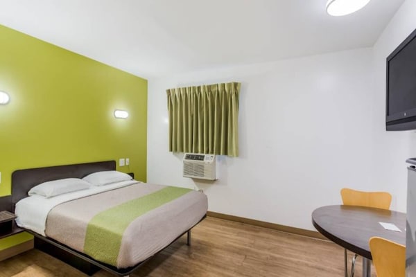Foto van 1 Queensize Bed | Niet-rokende, Keuken - Vakantiehuis in Jacksonville - BedRoom