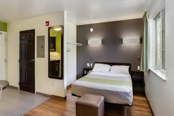 Foto van 1 tweepersoonsbed (queensize) | Mobiliteit | Niet-roken - BedRoom