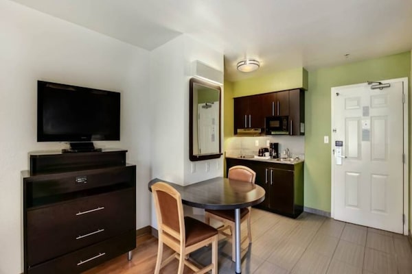 Foto van 1 tweepersoonsbed (queensize) | Mobiliteit | Niet-roken - Kitchen