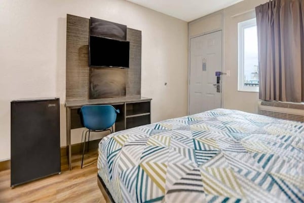 Foto van 1 tweepersoonsbed | Rolstoeltoegankelijke/RI-douche / Luxe - BedRoom