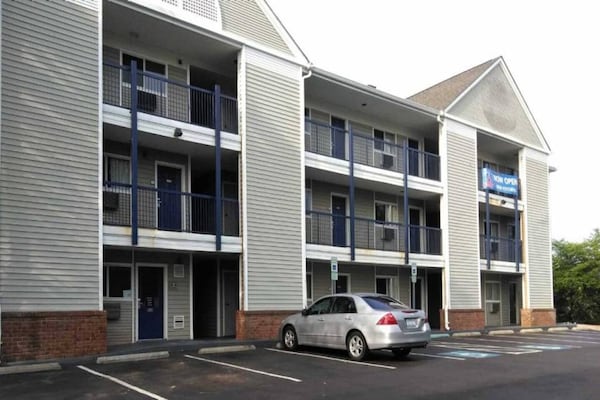 Foto van 1 Volledig Bed | Keuken Roken - Vakantiehuis in Greensboro - ExteriorSummer
