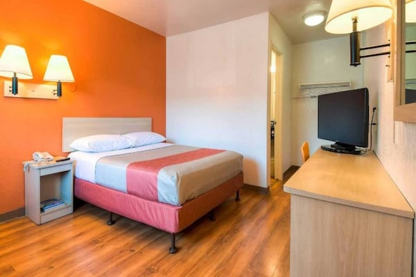 Foto van 1 tweepersoonsbed (geschikt voor mindervaliden) met bad | Westminster - BedRoom