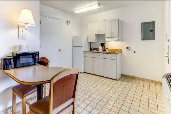 Foto van 1 tweepersoonsbed (Queensize) | Suite | Kissimmee - Vakantiehuis in Kissimmee - Kitchen
