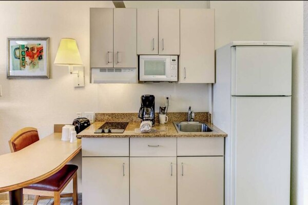 Foto van 1 tweepersoonsbed (Queensize) | Suite | Kissimmee - Vakantiehuis in Kissimmee - Kitchen