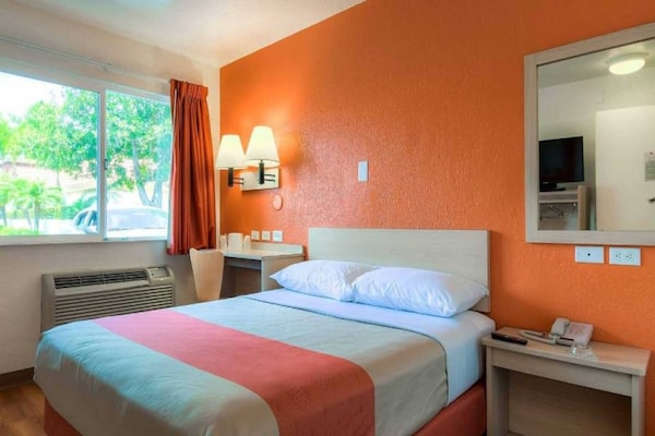 Foto van 1 tweepersoonsbed (Queensize) Nsmk | Westminster - Vakantiehuis in Westminster - BedRoom