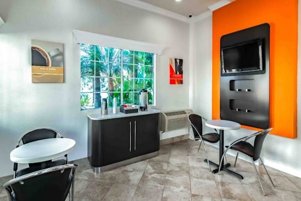 Foto van 1 King Bed | Niet Rokend - Vakantiehuis in Anaheim - FloorPlan
