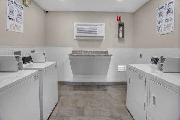 Foto van 1 kingsize bed | Roken toegestaan, minikoelkast - Vakantiehuis in San Bernardino - Facilities