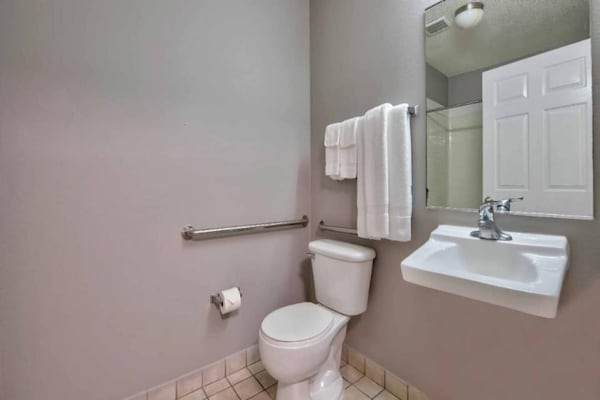 Foto van 1 tweepersoonsbed (queensize) | Roken mogelijk - Vakantiehuis in Pascagoula - Facilities