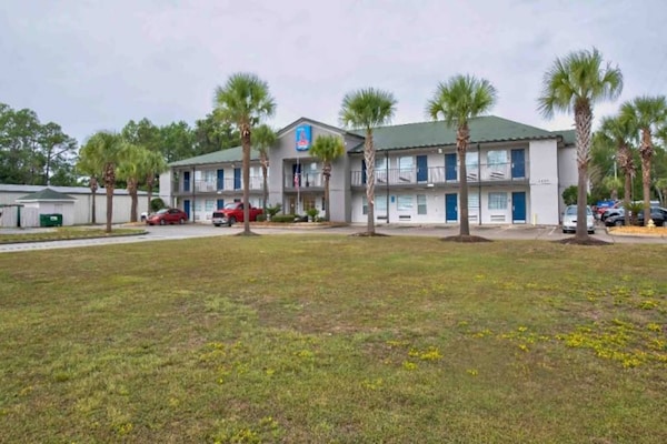 Foto van 1 tweepersoonsbed (queensize) | Roken mogelijk - Vakantiehuis in Pascagoula - ExteriorSummer