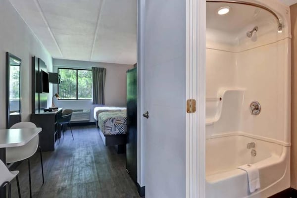 Foto van 1 tweepersoonsbed (queensize) | Rookvrij, Keuken - Vakantiehuis in Jacksonville - BedRoom